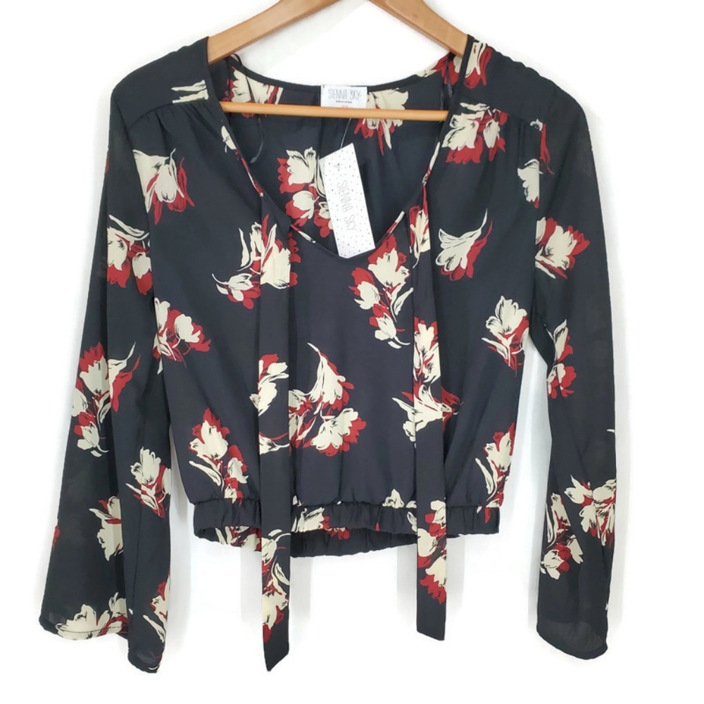 Sienna Sky Cropped Bell Sleeve Tie Neck Bow Blouse Size XS Fall Autumn Black NWT